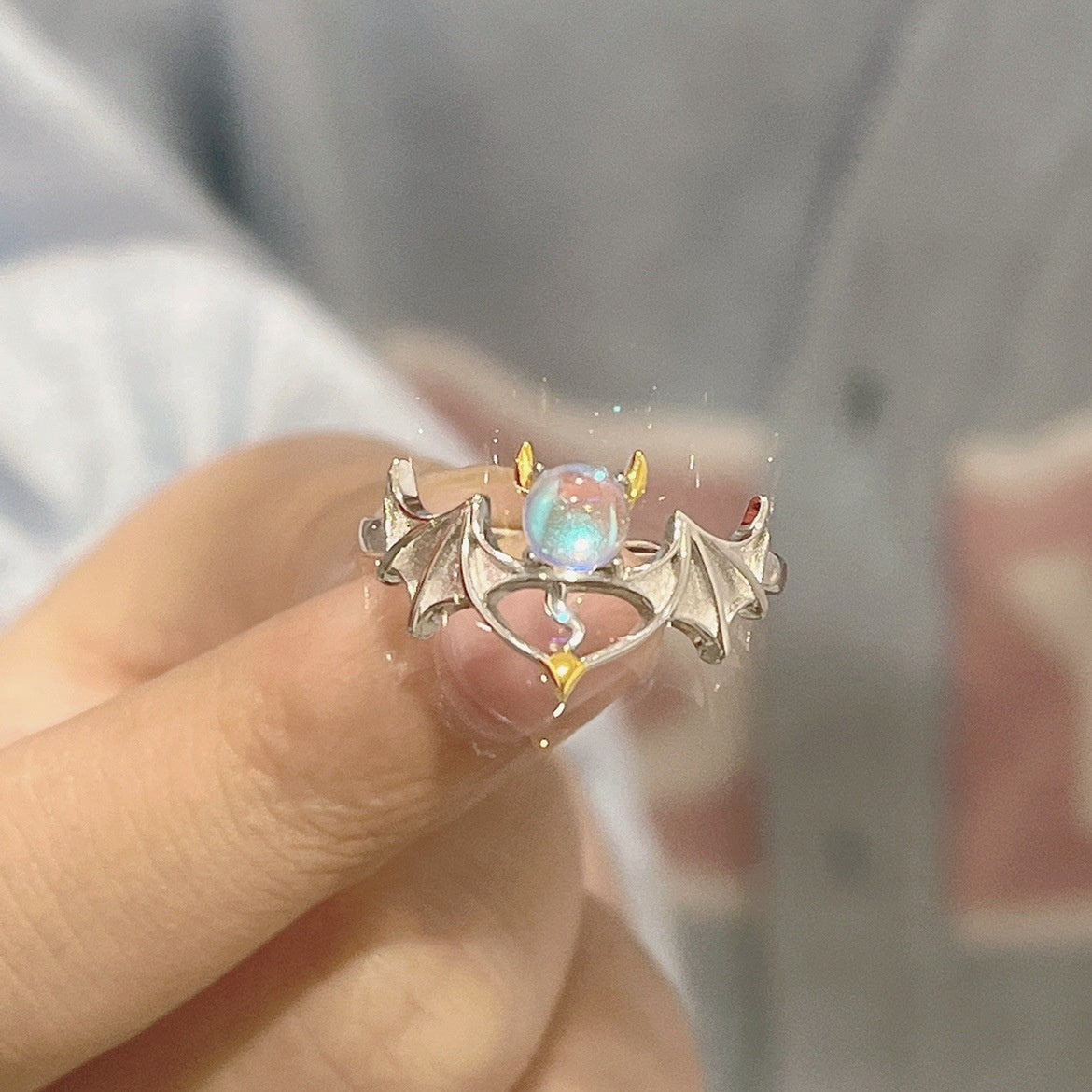 Anello floreale minimalista