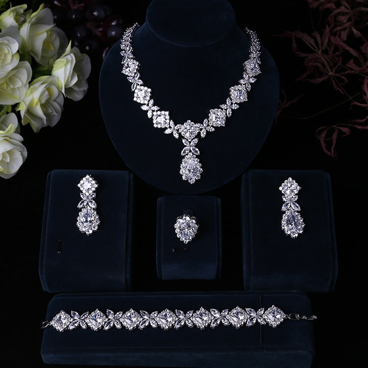 Set gioielli goccia di zircone