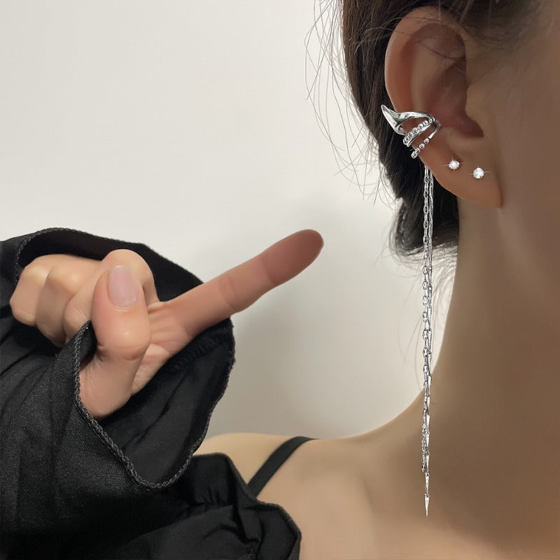 Orecchini clip geometrici con catena