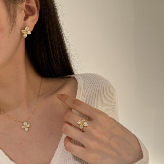 Set collana anello orecchini floreali