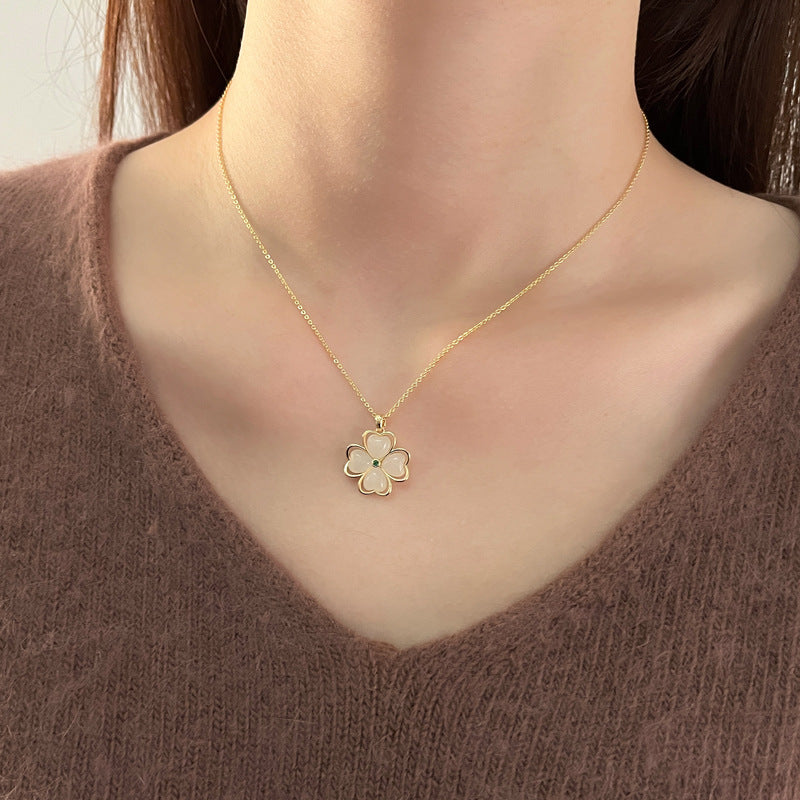 Collana trifoglio opale