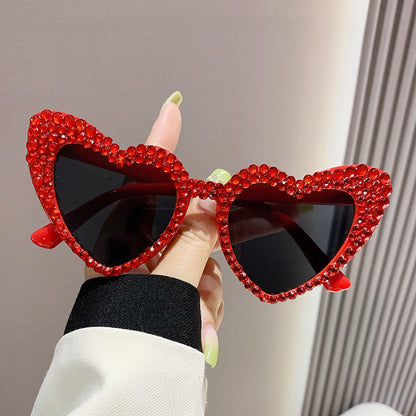 Occhiali da sole cat-eye da donna con cuore