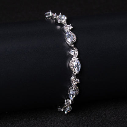 Braccialetto con zirconi in linea
