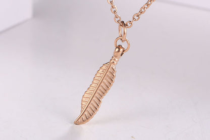 Collana titanio con foglia