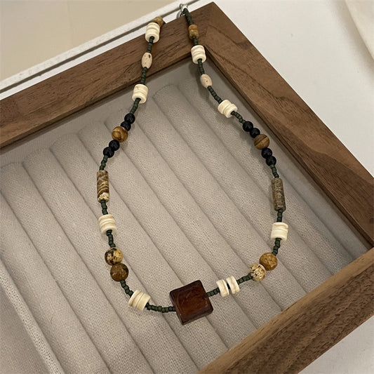 Collana perline pietra farfalla