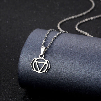 Collana geometrica traforata in acciaio inossidabile