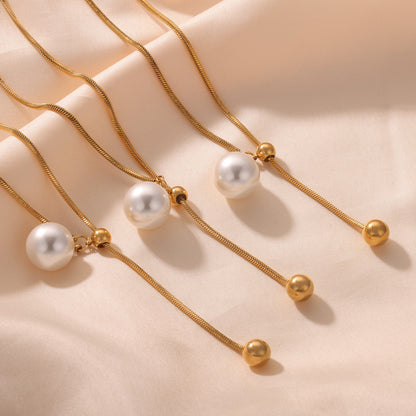 Collana con pendente a nappa