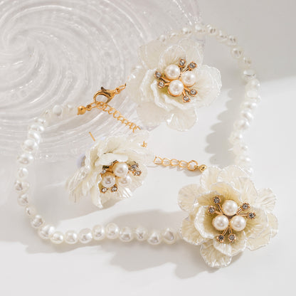 Collana camelie perla
