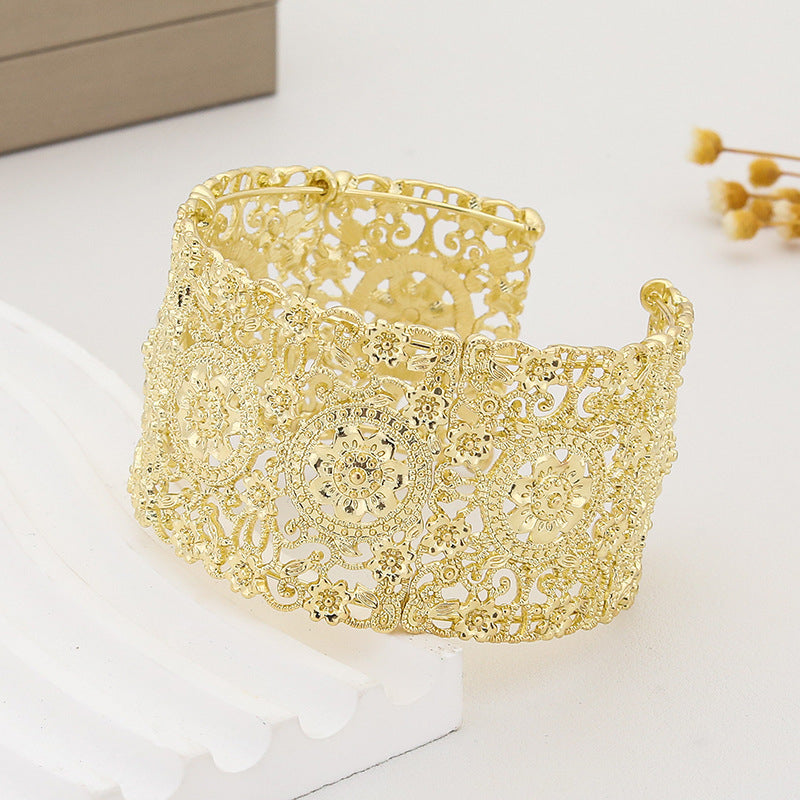Bracciale traforato floreale