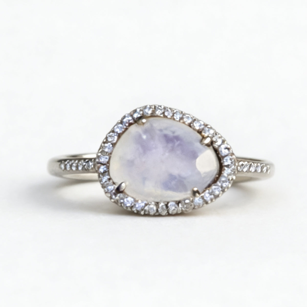 Anello placcato oro con pietre
