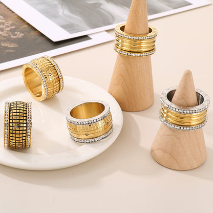 Anello Lettera Romana Strass