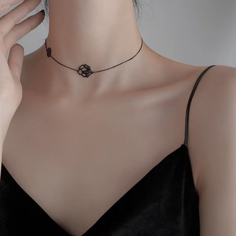 Collana camelia choker