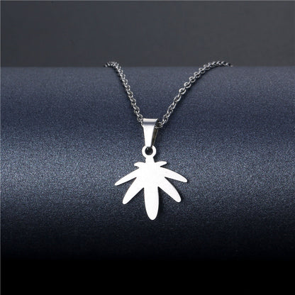 Collana geometrica traforata in acciaio inossidabile