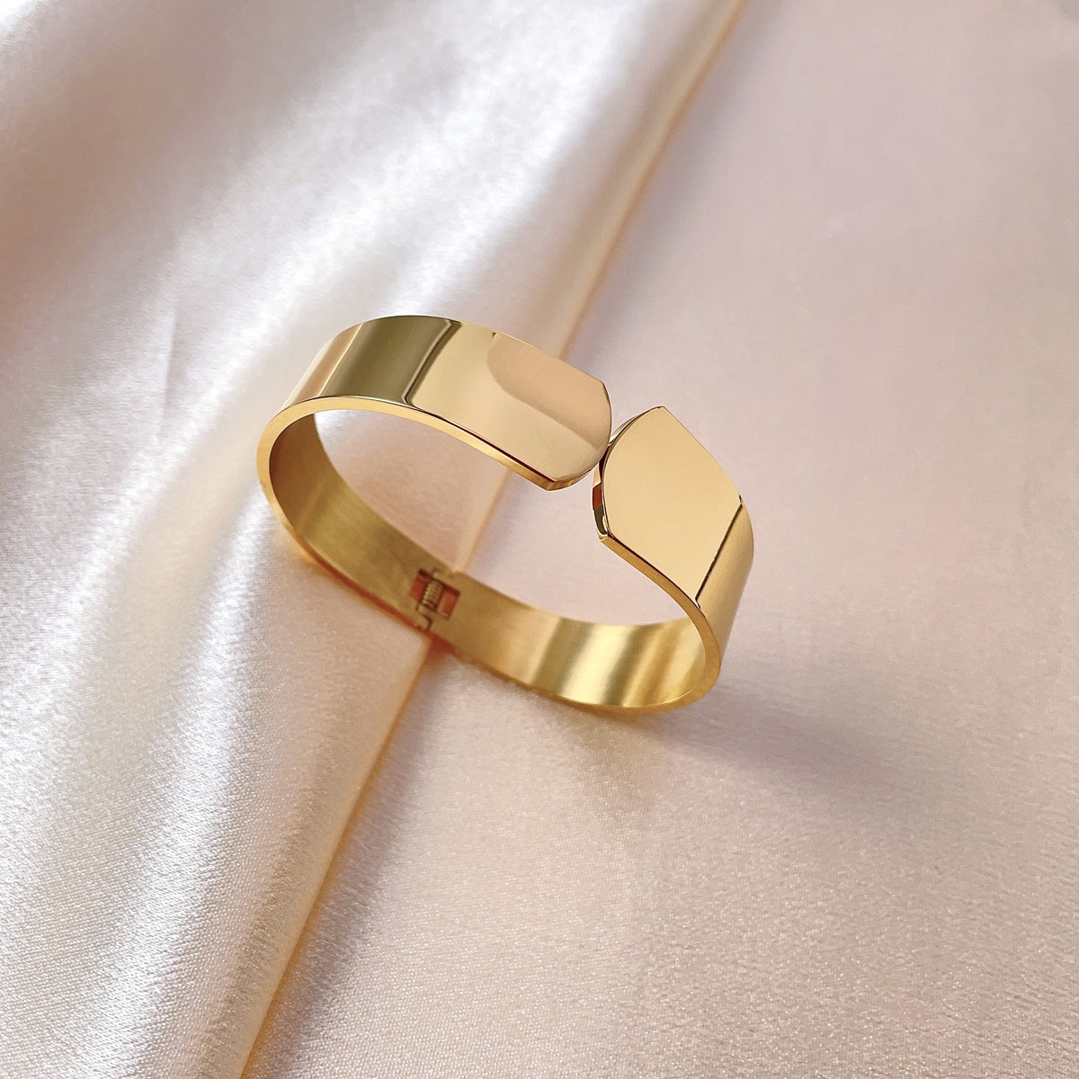 Bracciale titanio minimalista resistente