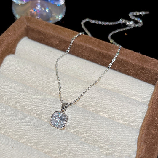 Collana cubi