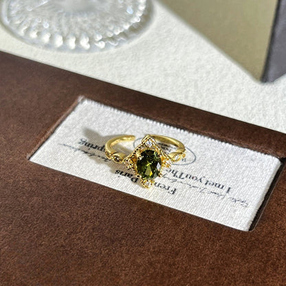 Anello con pietre multicolore