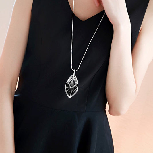 Collana Geometrica lunga