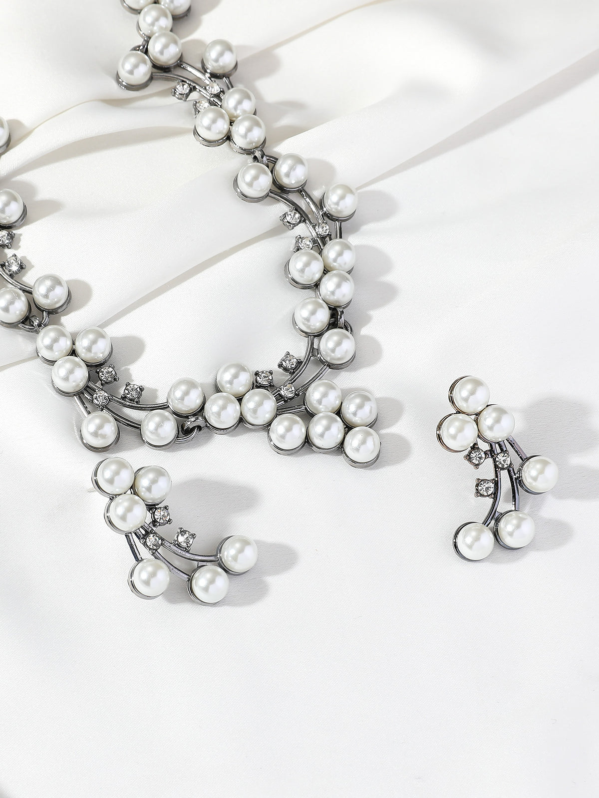 Set perle collana e orecchini