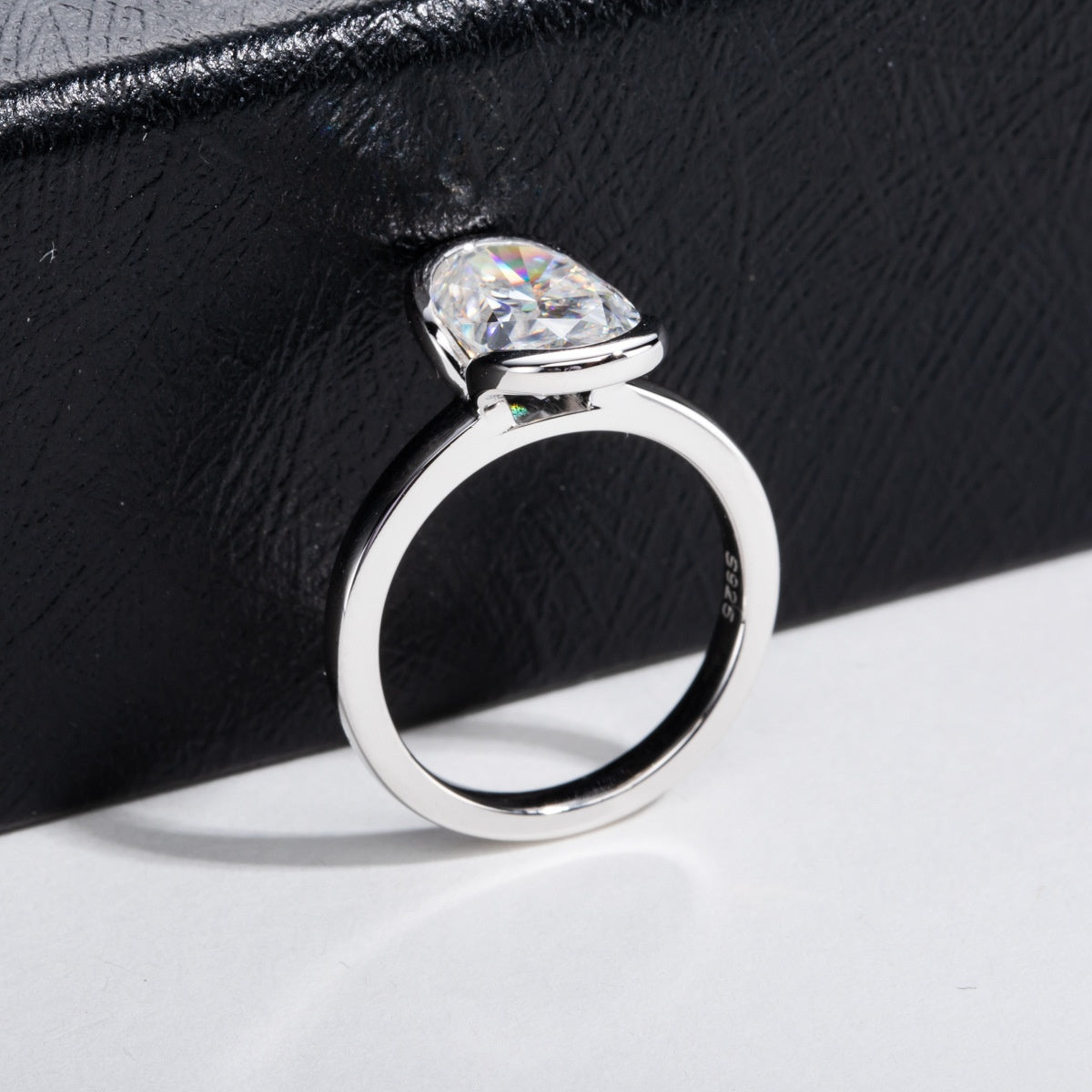 Anello argento moissanite ovale da donna
