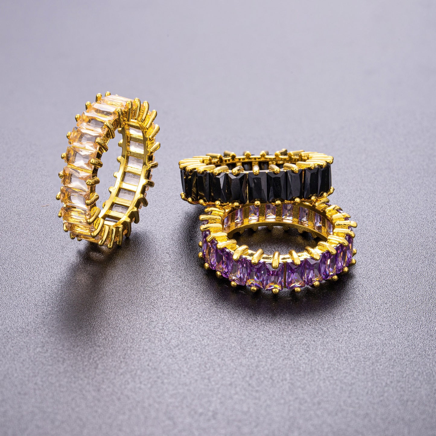 Anello hip hop diamantato in ottone