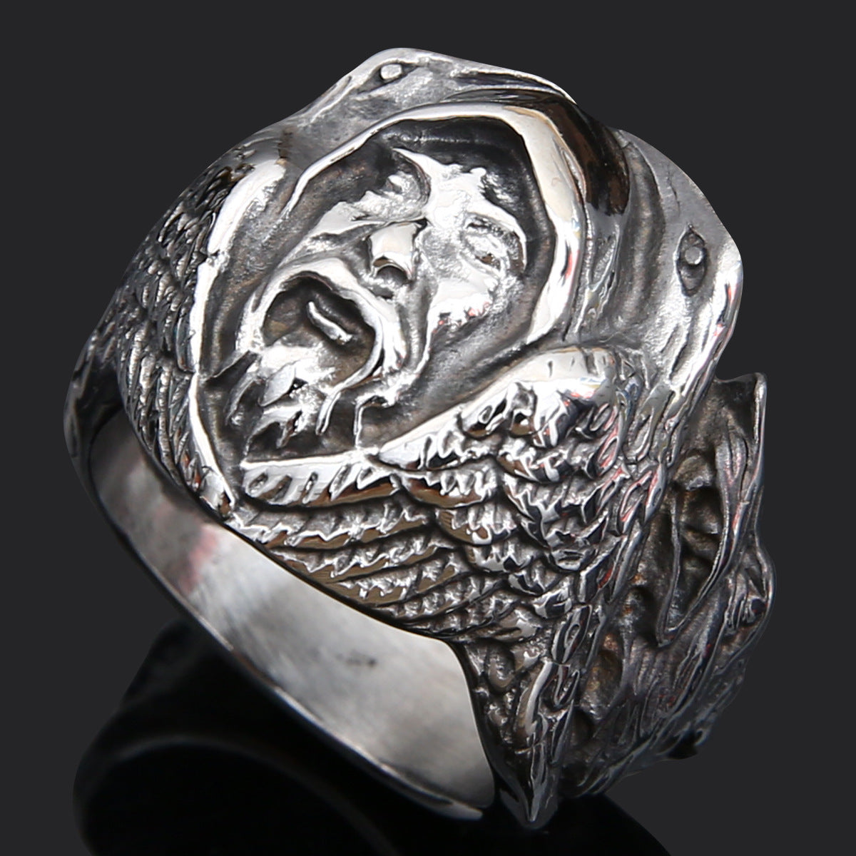 Anello lupo e rune in titanio
