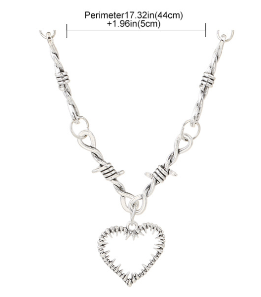 Collana cuore gotico con spine