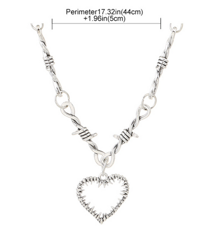 Collana cuore gotico con spine