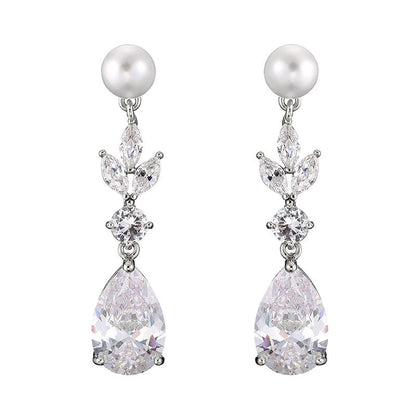 Orecchini goccia con foglie zircone