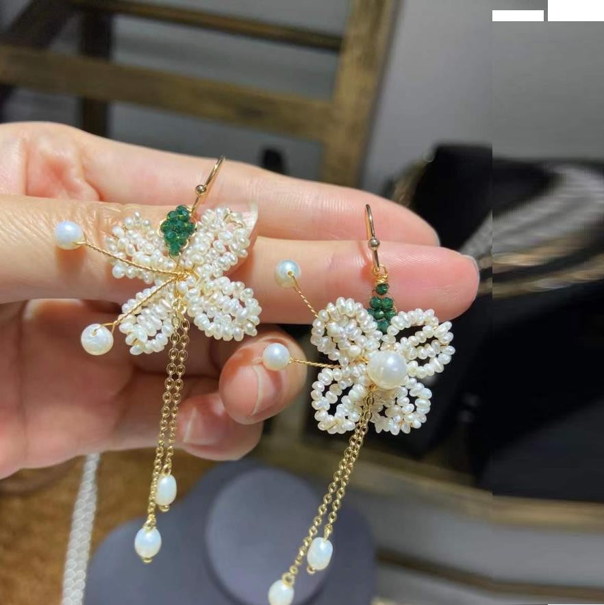 Orecchini farfalla perla con nappa