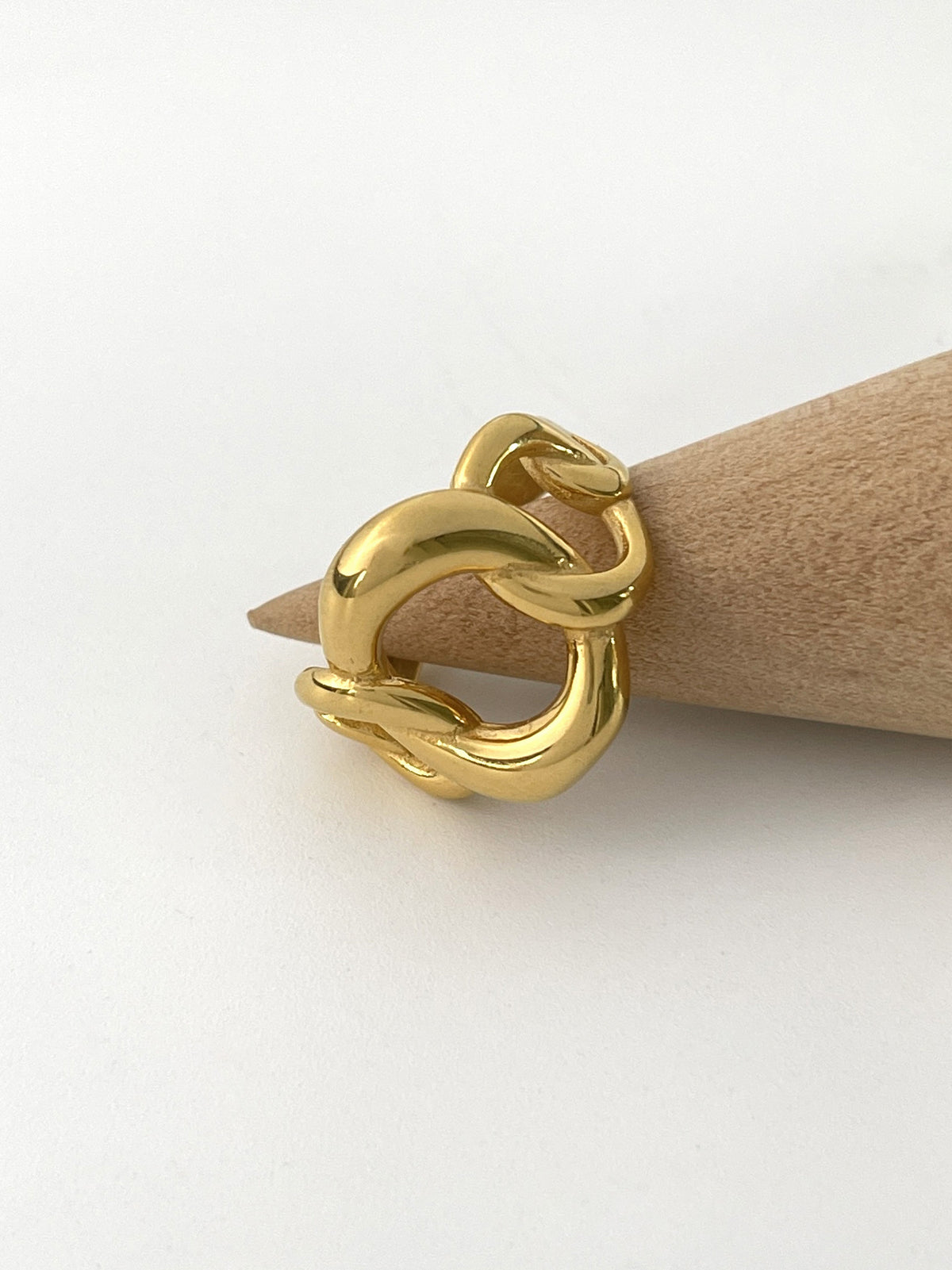 Anello catena spessa dorata