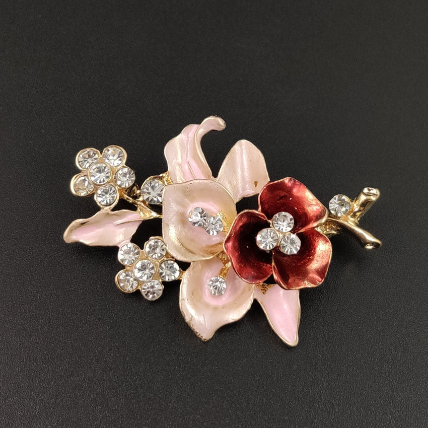 Spilla fiore diamanti