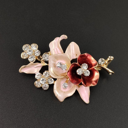 Spilla fiore diamanti