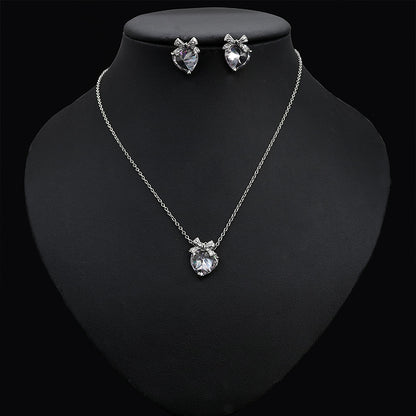 Set Collana e Orecchini con stud