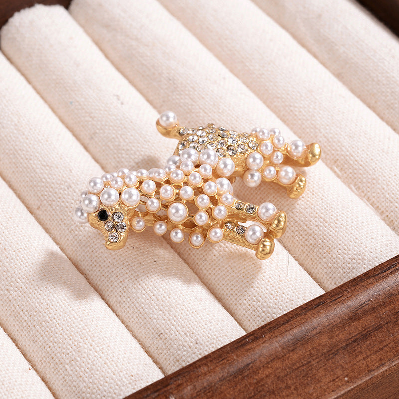 Spilla cane con perle e diamanti