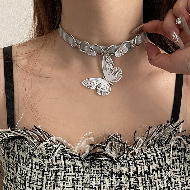 Collana farfalla fiore punto