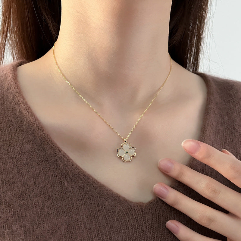 Collana trifoglio opale