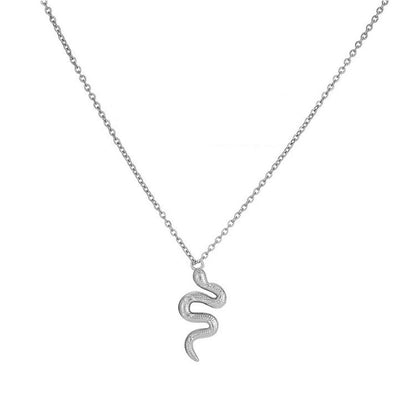 Collana con lettere titanio