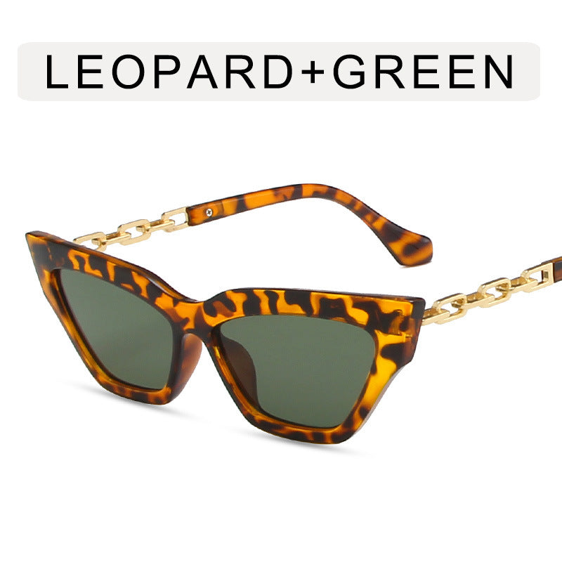 Occhiali da sole cat eye con catena