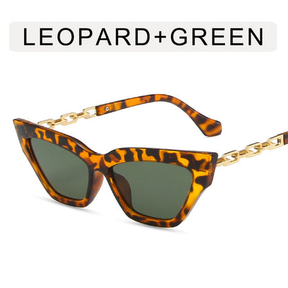 Occhiali da sole cat eye con catena