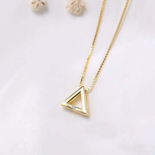 Collana triangolare