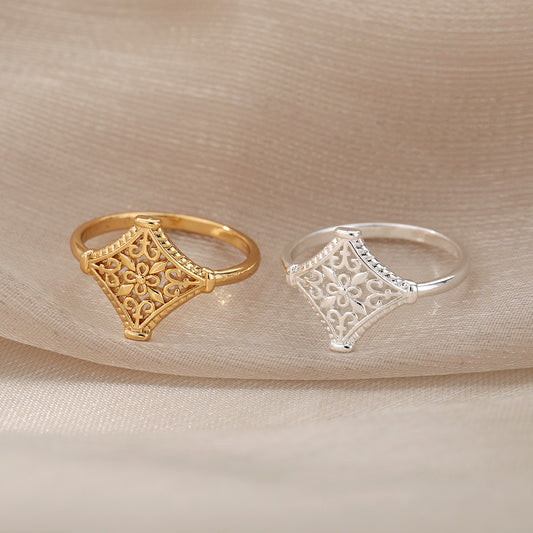 Anello fiore traforato da donna