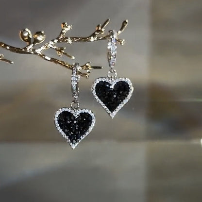 Orecchini cuore con strass incastonati