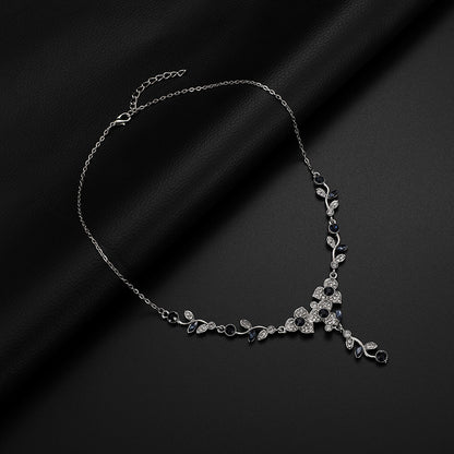 Collana e orecchini fiori e viti