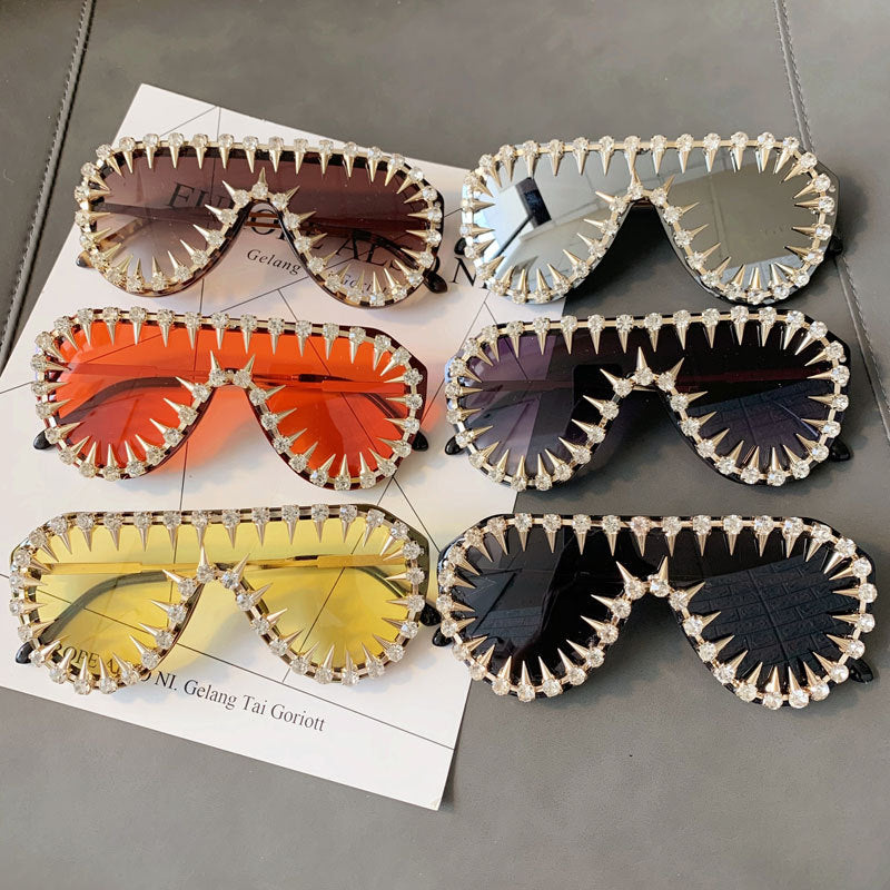 Occhiali da sole volto tondo