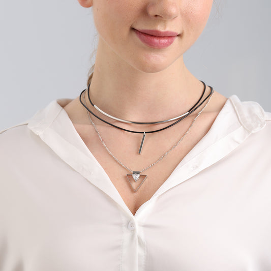 Collana pelle triangolo con zirconi