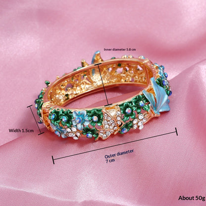 Bracciale farfalla e fiore aperto