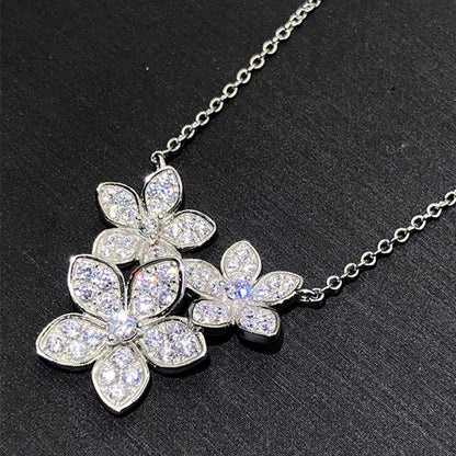Collana floreale pastorale