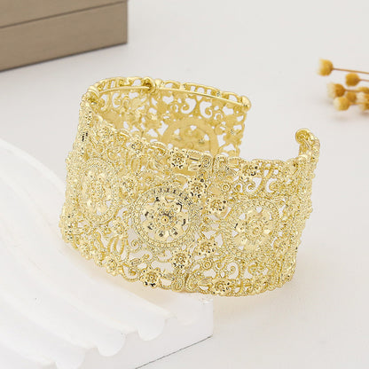 Bracciale traforato floreale