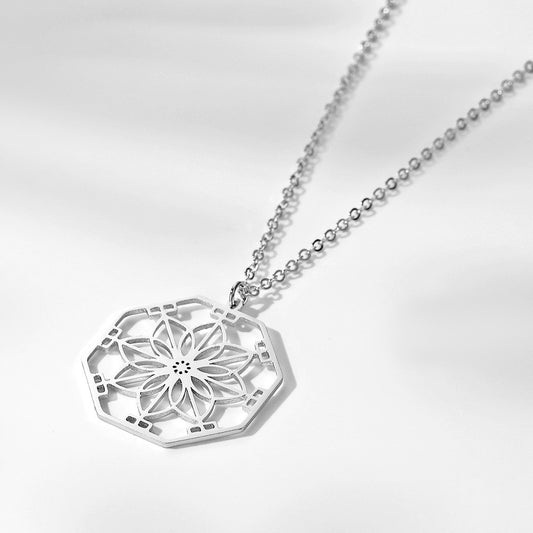 Collana mandala floreale