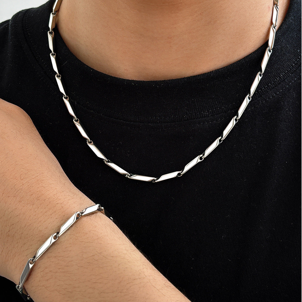 Collana acciaio semi di melone